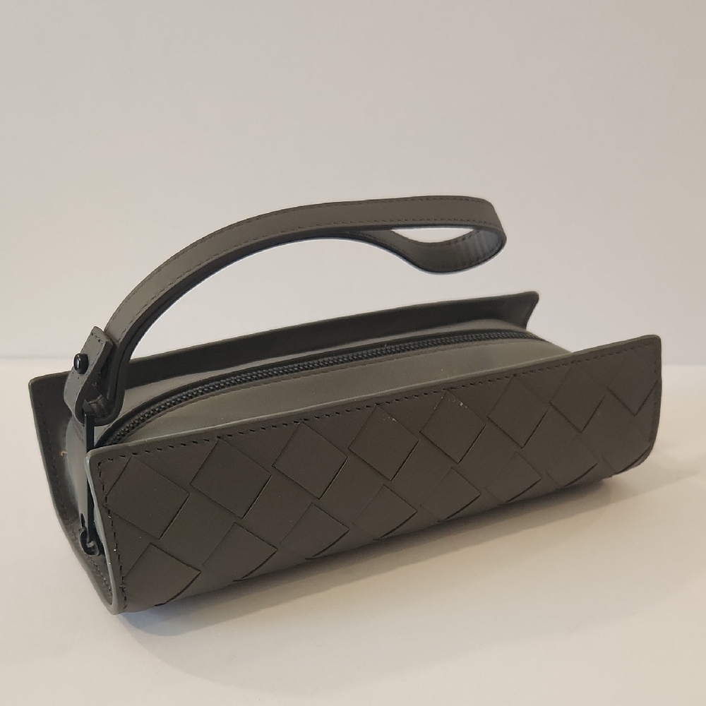 Bottega Veneta Nappa Maxi Intreccio Wristlet Pouch Graphite